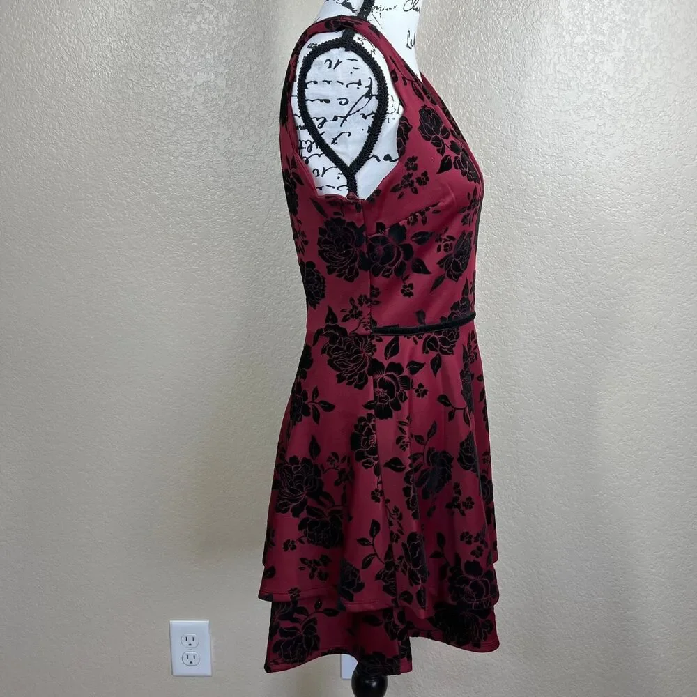 City Studio Burgundy Dress fit flare sleeveless dress size 7/8 baddie streetwear